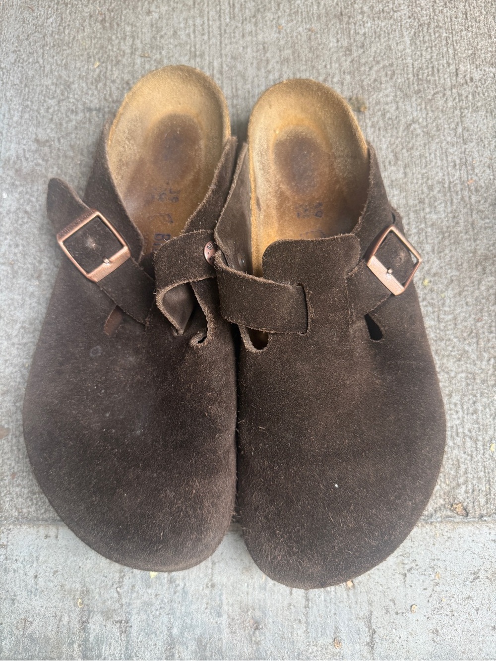 Boston Soft Footbed Suede Leather Mocha
Size: EU 39